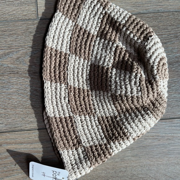 Crochet bucket hat - Picture 6 of 7